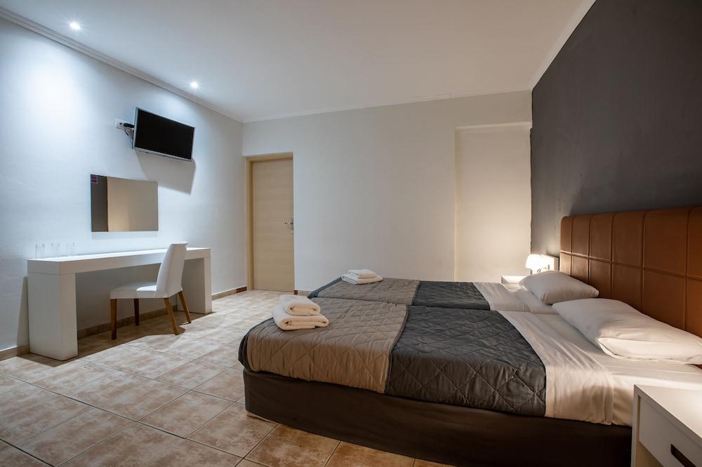 White Olive Premium Cameo Hotel Zakynthos Town Exterior photo
