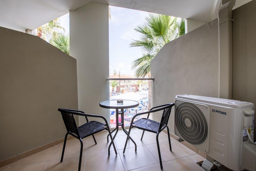 White Olive Premium Cameo Hotel Zakynthos Town Exterior photo